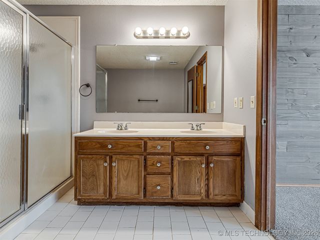 8307 N 126th East Avenue, Owasso, OK 74055