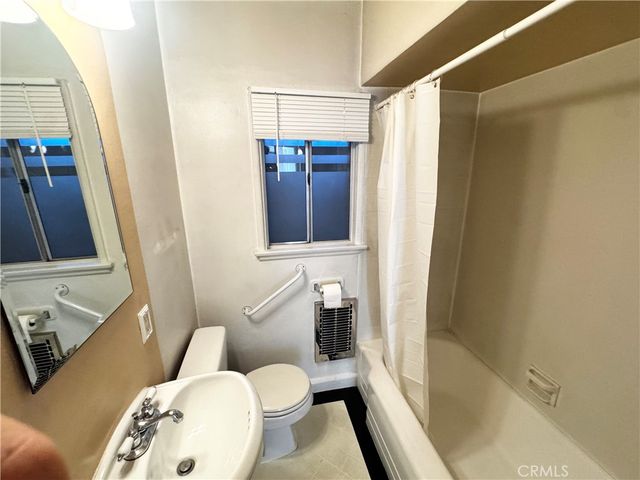 1820 Hillhurst Avenue, Los Feliz, CA 90027