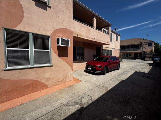 1820 Hillhurst Avenue, Los Feliz, CA 90027