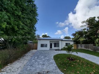 111 NE 45th St, Oakland Park, FL 33334