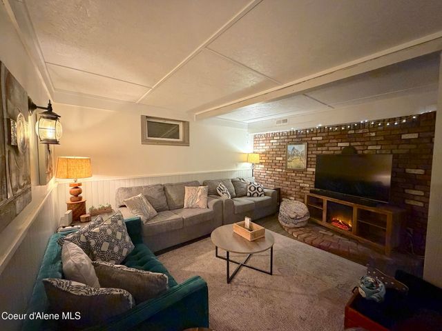 515 Bunker Ave, Kellogg, ID 83837