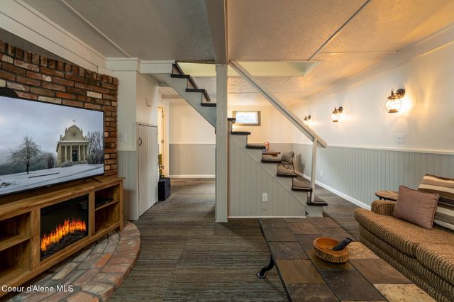 515 Bunker Ave, Kellogg, ID 83837