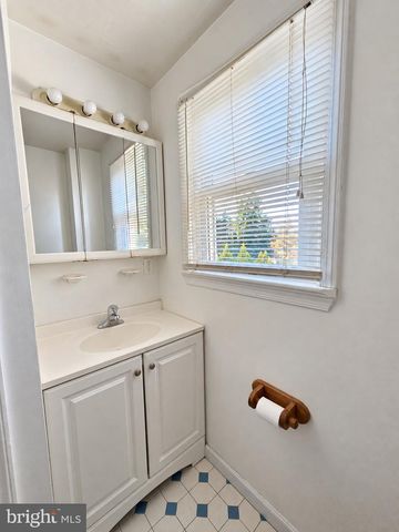 130 EACHUS AVE, Bryn Mawr, PA 19010