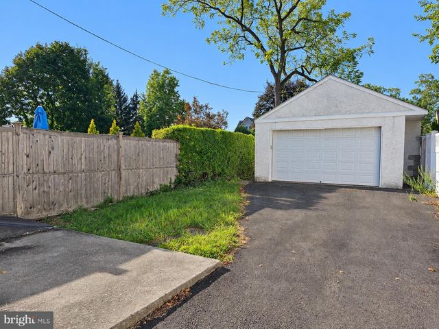 130 EACHUS AVE, Bryn Mawr, PA 19010