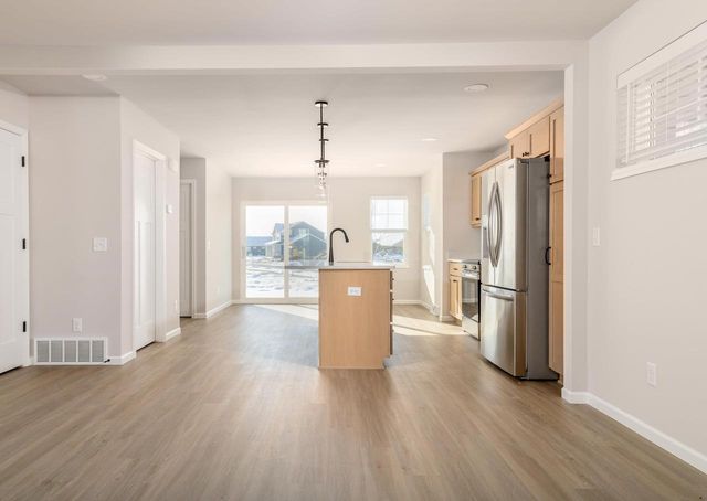 6401 Prairie Wood Drive, Mcfarland, WI 53558