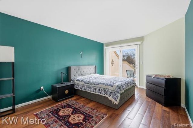 473 Village Oaks Court, Ann Arbor, MI 48103