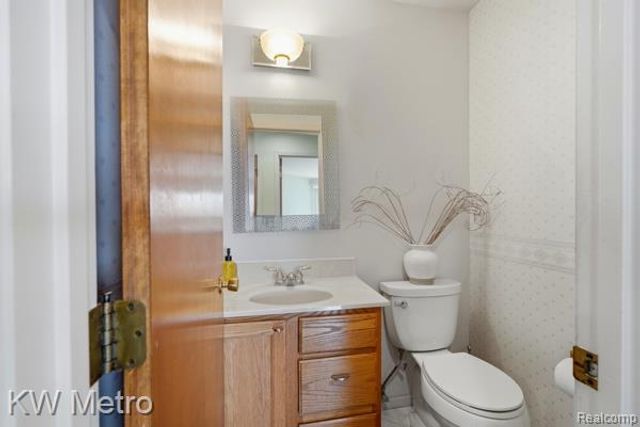 473 Village Oaks Court, Ann Arbor, MI 48103