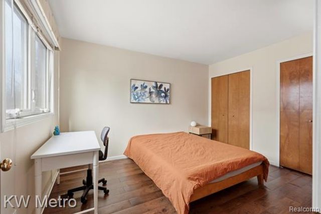 473 Village Oaks Court, Ann Arbor, MI 48103