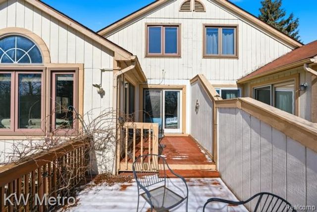 473 Village Oaks Court, Ann Arbor, MI 48103