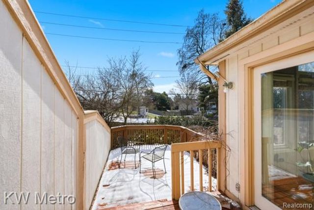 473 Village Oaks Court, Ann Arbor, MI 48103