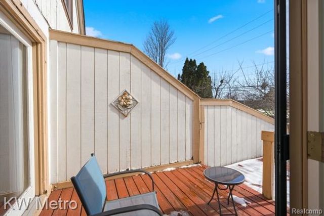 473 Village Oaks Court, Ann Arbor, MI 48103