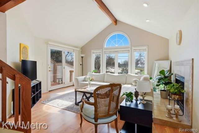 473 Village Oaks Court, Ann Arbor, MI 48103