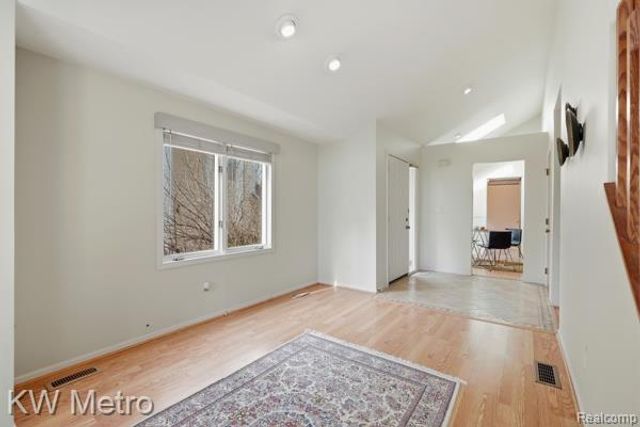 473 Village Oaks Court, Ann Arbor, MI 48103