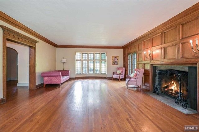 155 Chestnut Ridge Road, Saddle River, NJ 07458