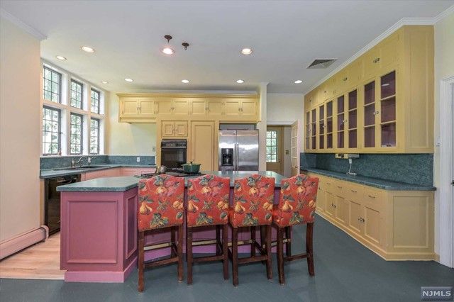 155 Chestnut Ridge Road, Saddle River, NJ 07458