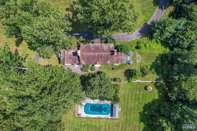 155 Chestnut Ridge Road, Saddle River, NJ 07458