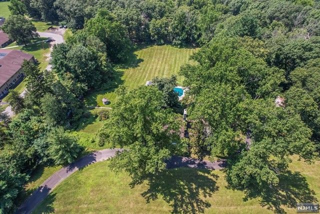 155 Chestnut Ridge Road, Saddle River, NJ 07458