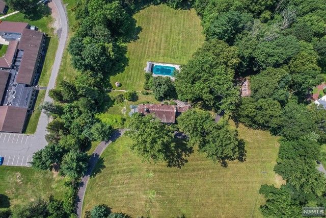 155 Chestnut Ridge Road, Saddle River, NJ 07458