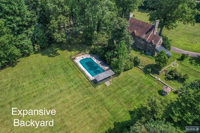 155 Chestnut Ridge Road, Saddle River, NJ 07458