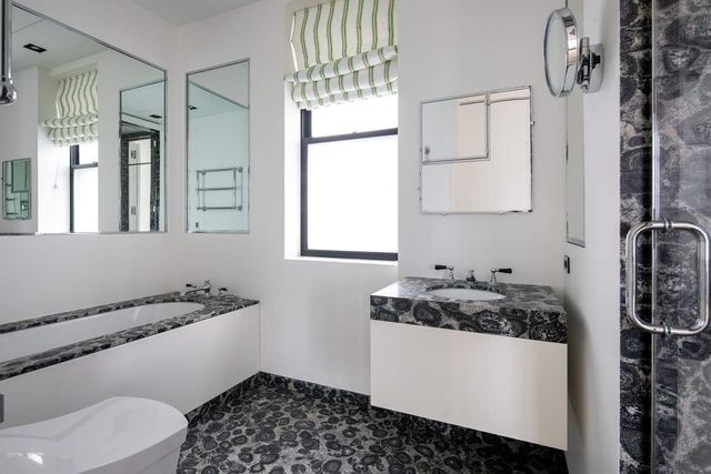 784 Park Avenue PHC, New York City, NY 10021