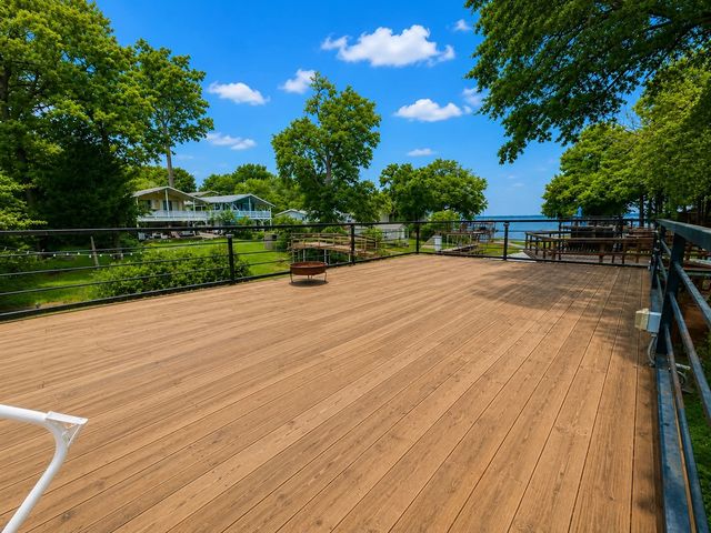 154 Harbor Drive, Gun Barrel City, TX 75156