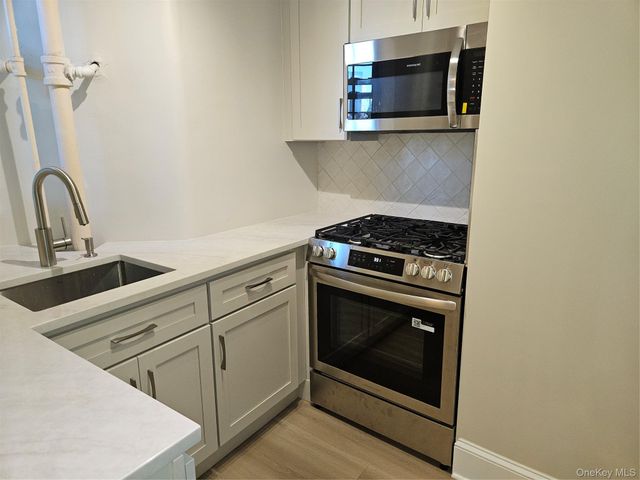 208 Centre Ave 4-B, New Rochelle, NY 10805