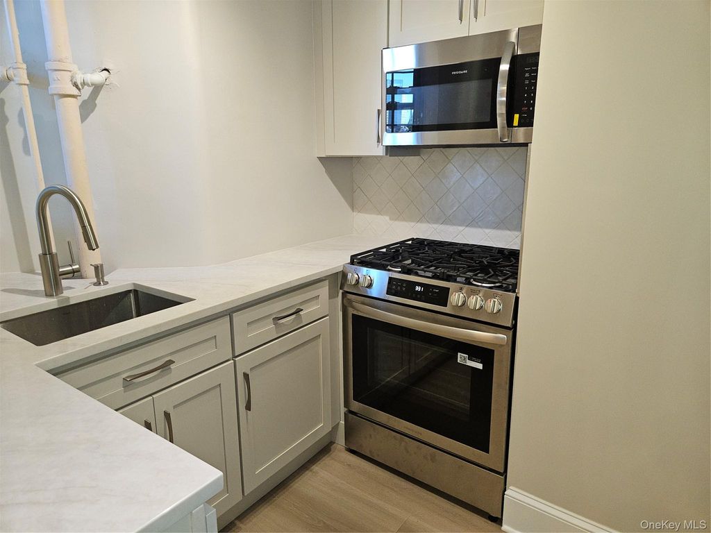 208 Centre Ave 4-B, New Rochelle, NY 10805 — photo 2