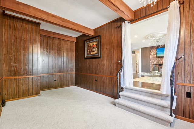 719 N Elmhurst Avenue, Mount Prospect, IL 60056