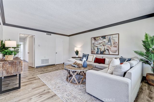 20517 Toluca, Torrance, CA 90503
