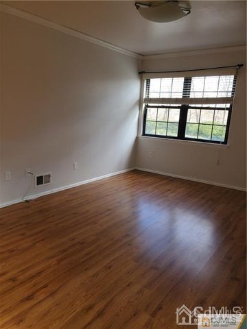 147 Overlook Court 1471, Woodbridge Proper, NJ 07095