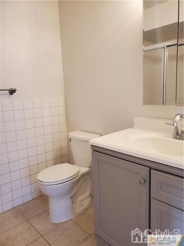 147 Overlook Court 1471, Woodbridge Proper, NJ 07095