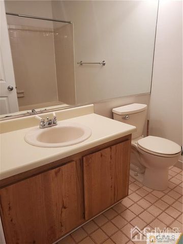 147 Overlook Court 1471, Woodbridge Proper, NJ 07095