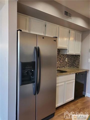 147 Overlook Court 1471, Woodbridge Proper, NJ 07095