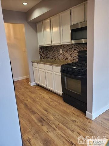 147 Overlook Court 1471, Woodbridge Proper, NJ 07095
