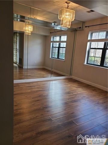 147 Overlook Court 1471, Woodbridge Proper, NJ 07095
