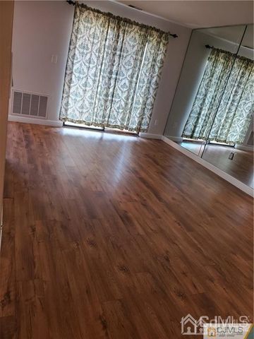 147 Overlook Court 1471, Woodbridge Proper, NJ 07095
