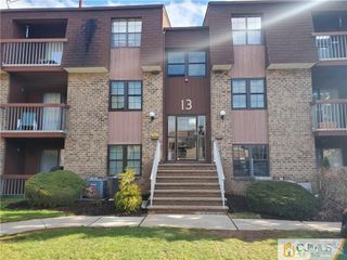 147 Overlook Court 1471, Woodbridge Proper, NJ 07095