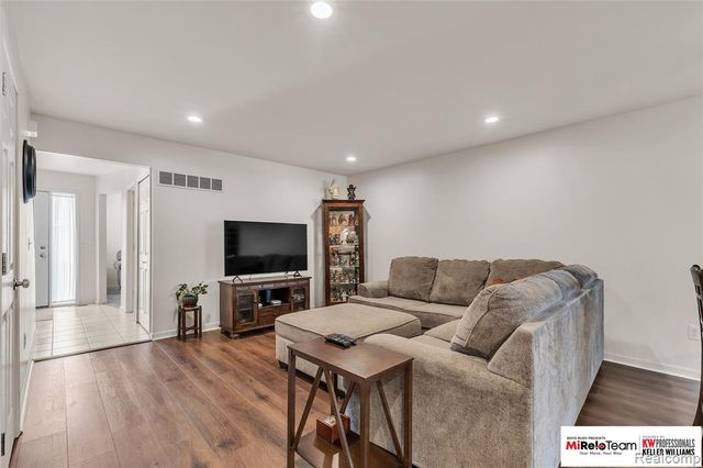 19508 Stanford Lane 5, Roseville, MI 48066