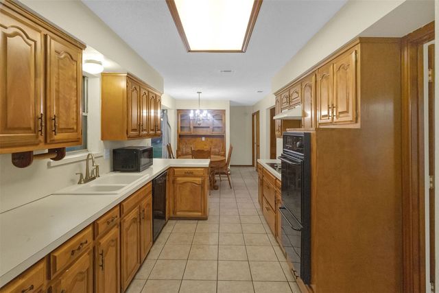 421 Pebblecreek Drive, Garland, TX 75040