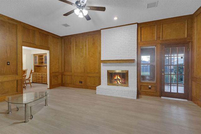 421 Pebblecreek Drive, Garland, TX 75040