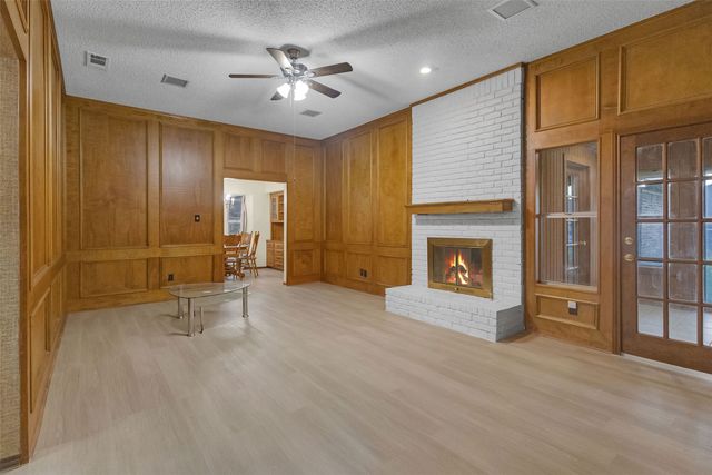 421 Pebblecreek Drive, Garland, TX 75040