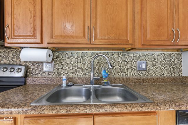 5745 Dollar Hide South Drive S, Indianapolis, IN 46221