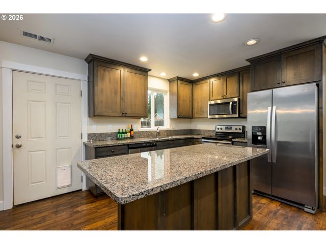 110 TERESA Ln, Winston, OR 97496