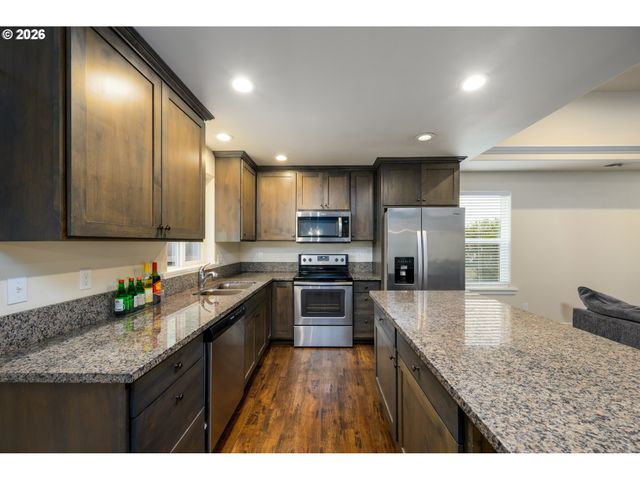 110 TERESA Ln, Winston, OR 97496