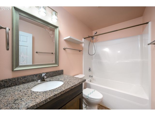 110 TERESA Ln, Winston, OR 97496