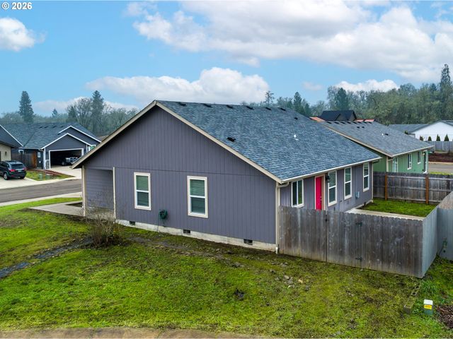 110 TERESA Ln, Winston, OR 97496