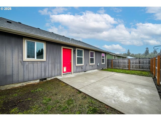 110 TERESA Ln, Winston, OR 97496