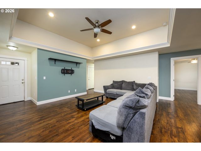 110 TERESA Ln, Winston, OR 97496