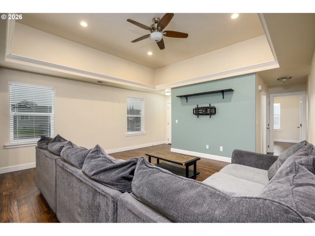 110 TERESA Ln, Winston, OR 97496