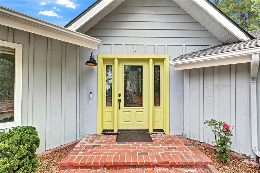 Image 2 of property listing at 30396 Live Oak Drive, Running Springs, CA 92382